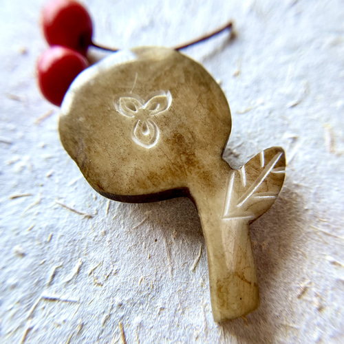 BROOCH ブローチ お花 北欧 水牛 ボーン bone ブローチ himalayajr