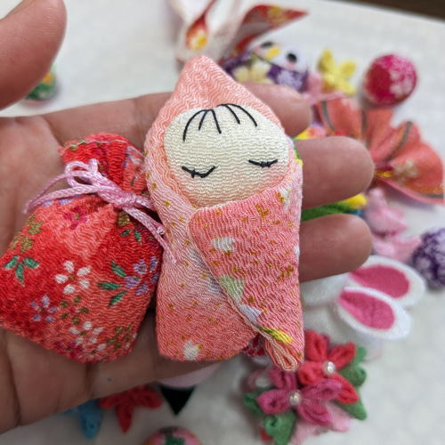 ちりめん細工の吊るし飾り お祝い 女の子の成長を願う✿つるし雛