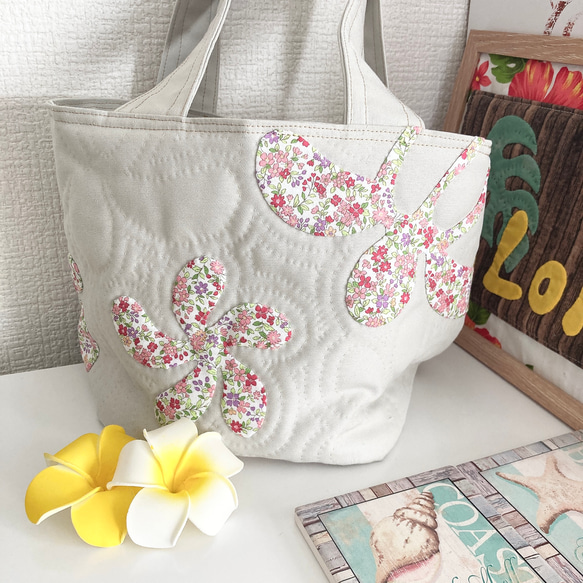 花柄ホヌとお花のハワイアンキルトバック トートバッグ yoyomi 通販