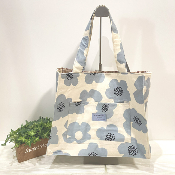 大きなお花が可愛いスクエアバッグ A4スッポリ 出し入れしやすい