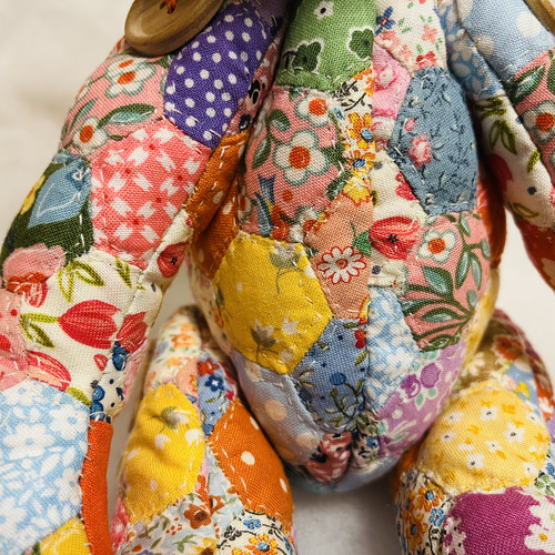 KARIKORICK BEAR ヘキサゴンパッチワークキルトのテディベア