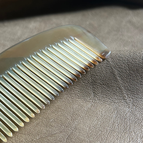 バッファローホーン コーム 櫛 かっさ 持ち運び ヘアブラシ コーム K