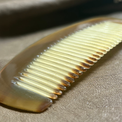 バッファローホーン コーム 櫛 かっさ 持ち運び ヘアブラシ コーム K