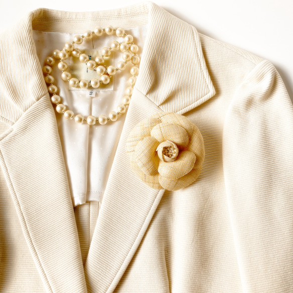 上品な麻のナチュラルコサージュ カメリアブローチ コサージュ