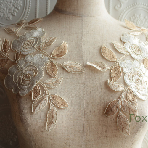 チュールコード刺繍モチーフ 1対 花 ベージュ色系 (MFLB92BGEJJL