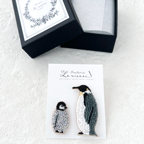 オートクチュール刺繍 皇帝ペンギン親子ブローチセット ブローチ La