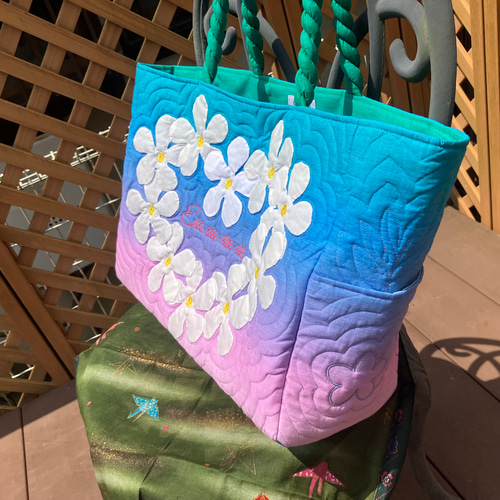 ハワイアンキルト プルメリアの大きめトートバッグピンク