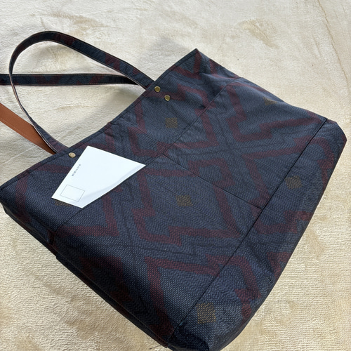 アンティーク大島紬のトートバッグ リバーシブル 青 A4サイズが