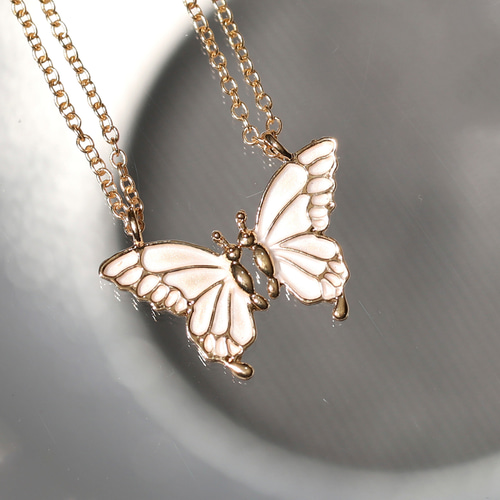 再販】バタフライモチーフペアネックレス◇蝶【サージカルステンレス