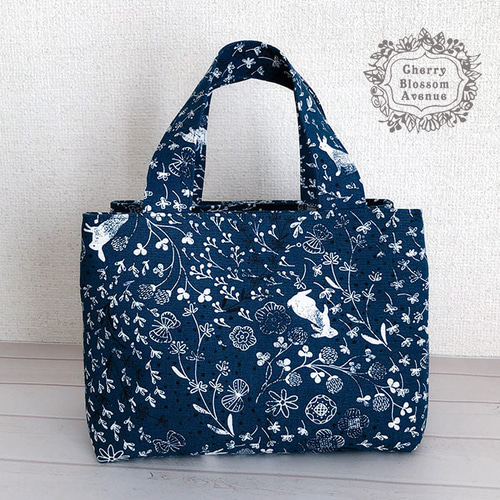 あおりポケット付きトートバッグ 草原うさぎ＊Navy トートバッグ