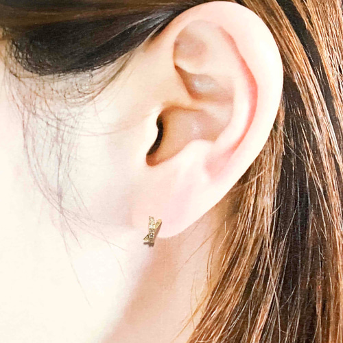 地金＊18金【クロス×天然ダイヤモンド0.1ctピアス】イエローゴールド