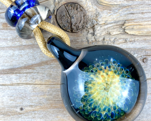 Fume Dot Glass Implosion ボロシリケイトガラスペンダント WITF40