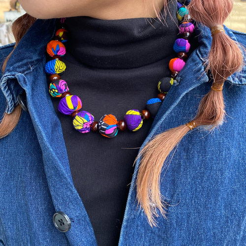 アフリカ布の『ボンボンネックレス』 ネックレス・ペンダント mi9ro