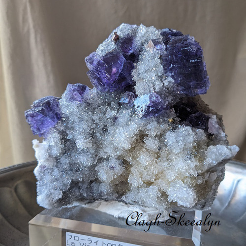 フローライトONクォーツ・原石クラスター（蛍石）Fluorite｜スペイン産