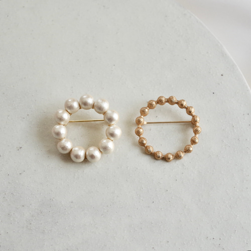 ブローチ つぶサークルブローチ ゴールド タンバリン 入園式 入学式