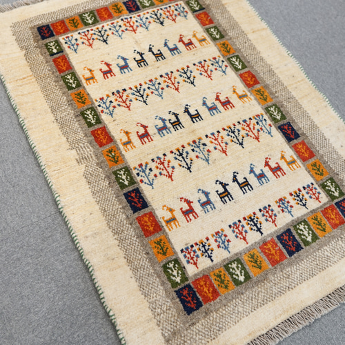 120×80cm【ペルシャ絨毯 手織りギャッベ】アマレ族ギャッベ ギャベ