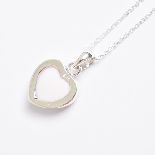 ピンク色のハートのクィーンコンクシェルシルバーネックレス シルバー