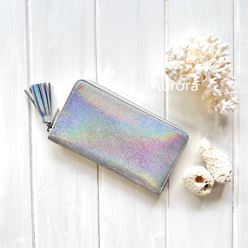 収納力重視！長財布〈TORON〉Aurora silverオーロラシルバー 長財布