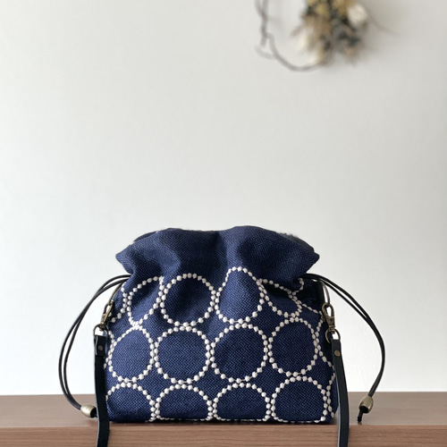 ⚮̈ミナペルホネン tambourine navy エアリーポシェット ショルダー