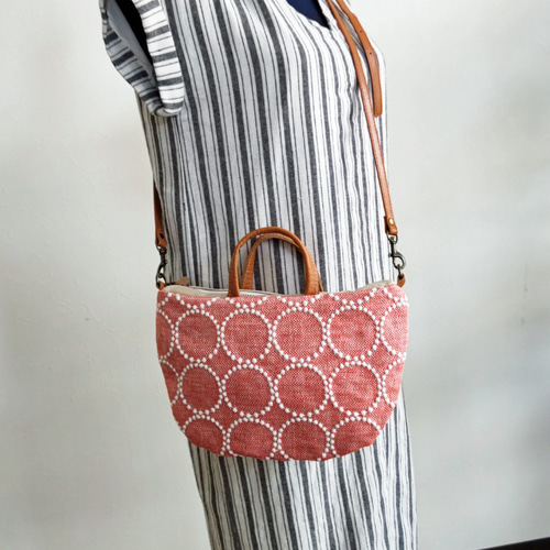 ミナペルホネン/タンバリンレッド/ミニラウンドショルダー本革キャメル