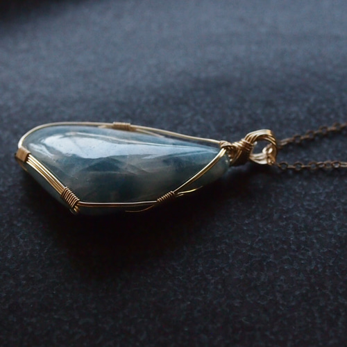 糸魚川産コン沢青翡翠の女神巻き®ペンダントトップ ペンダントトップ