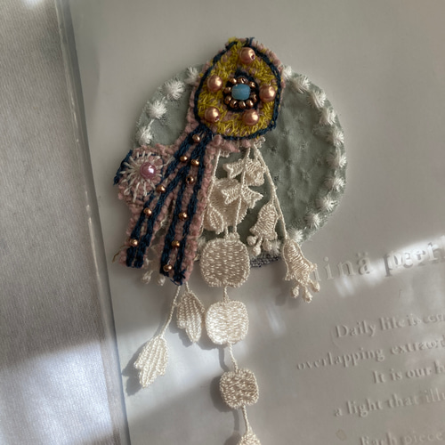 ☆ハンドメイド☆ミナペルホネンpathタンバリンブローチビーズフリンジ