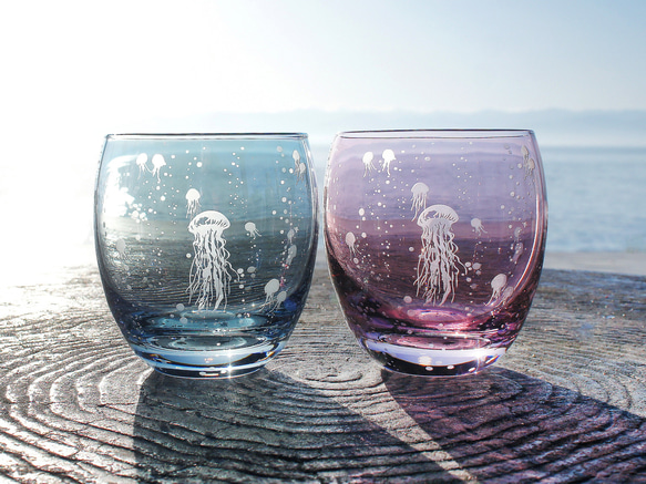 アクアリウムくらげ（青碧桃染海月） グラス ART空（アートクー