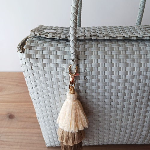 翌日発送】メルカドバッグ プラかごバッグ タッセルつき 無地 グレー