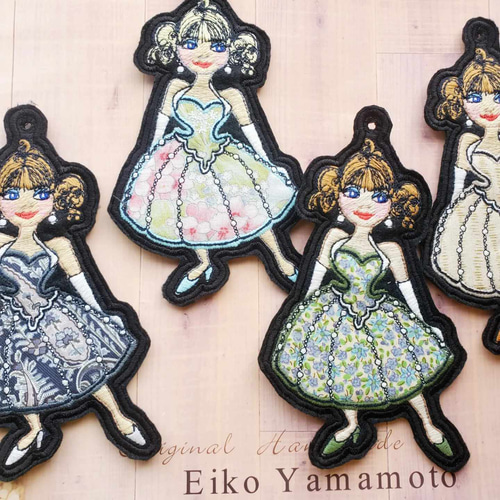 ロラライハリスの刺繍キーホルダー（バッグチャーム）受注制作 その他