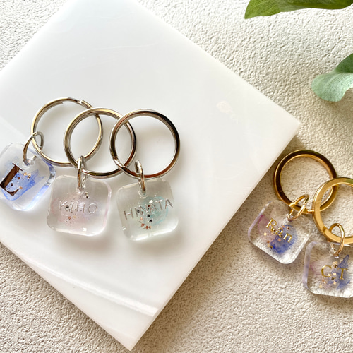 名入れ/文字入れ無料】クリアシェルチャーム レジンキーホルダー