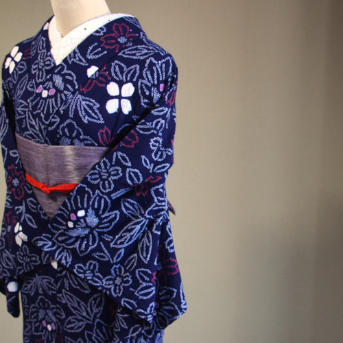 ◇現代 有松鳴海絞 浴衣◇【濃紺 紫赤】豪華な花々の小紋柄が小柄な方