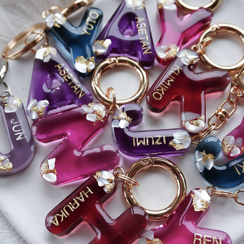 crash shell】名入れ レジン キーホルダー プチギフト お揃い ペア 席