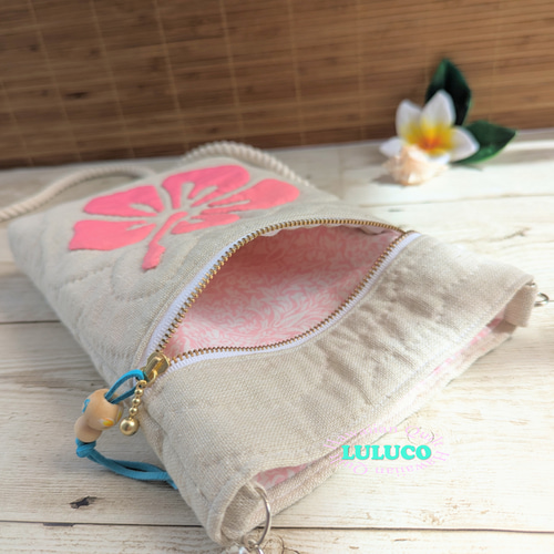 ハワイアンキルト ☆ ショルダーバッグ ☆ サコッシュ ハイビスカス