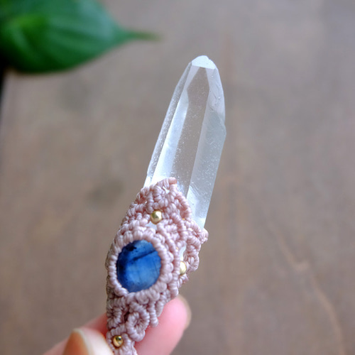 カイヤナイト（ネパール産）水晶ポイント原石 （ブラジル産）マクラメ