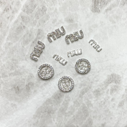 ネイルパーツ ブランドロゴ シルバーNO.7 ネイルチップ（つけ爪