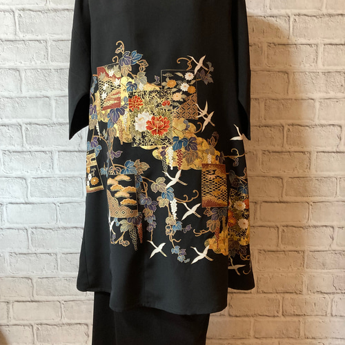 四季草花 飛鶴文様 黒留袖リメイク ワンピース ワンピース 布ふ 通販