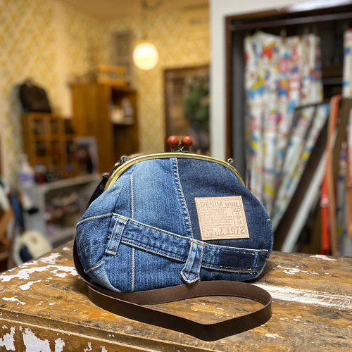 デニムリメイクがま口ショルダーバッグ♪オールデニムリメイク