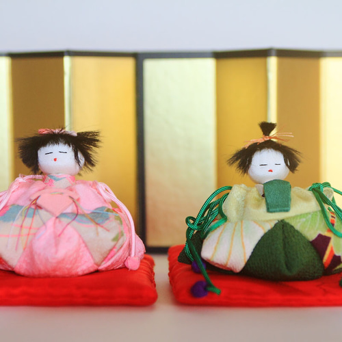 桃の節句・ひな祭り ちりめん古布『お雛様とお内裏様 』手作り雛人形 A