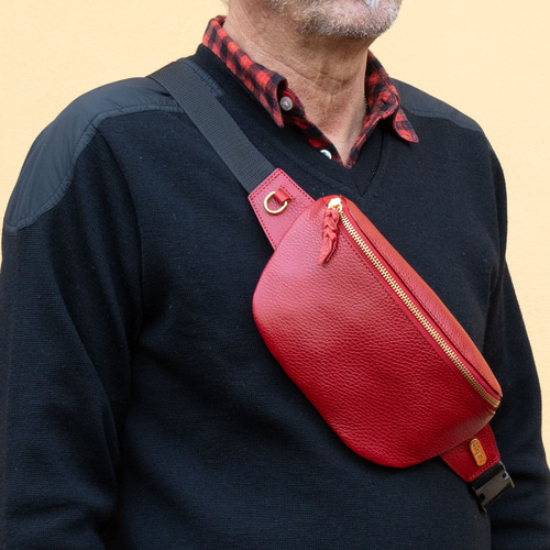 送料無料/ シュリンクレザーボディバッグ/ウェストポーチ/ ワン