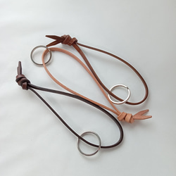 長い革ひもキーホルダー 結び ヌメ革 キーホルダー TORI WORKS 通販