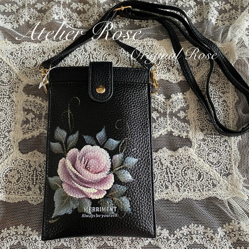 ♡軽くて便利！手描きの薔薇のスマホショルダー#スマホポシェット