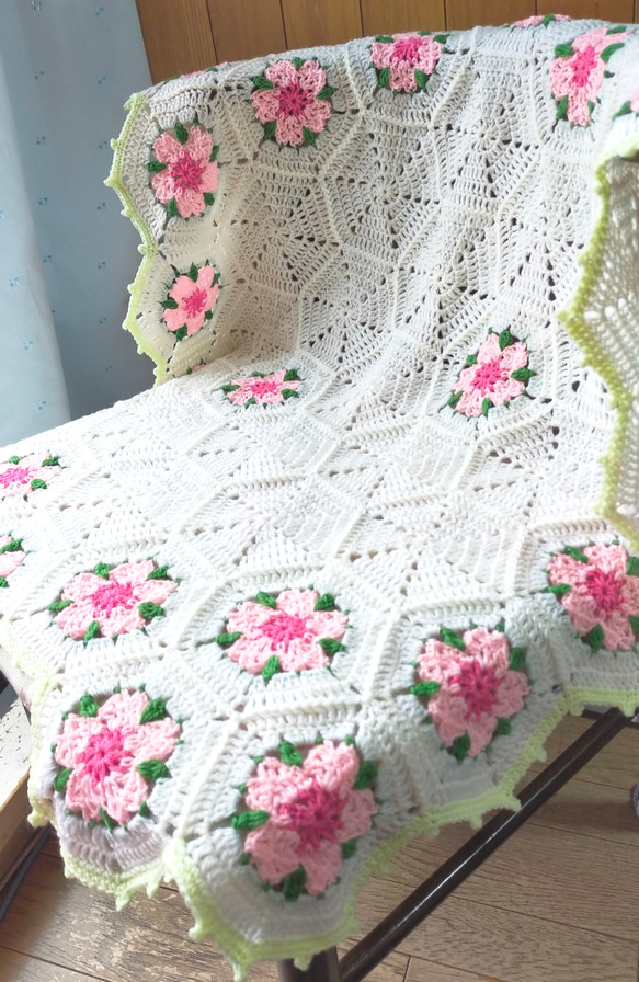 送料無料】ブランケット 桜①白 マルチカバー モチーフ かぎ編み