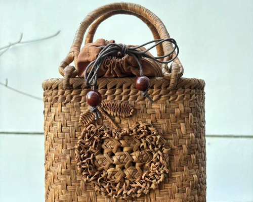 山葡萄籠バッグ 手作り 山葡萄かごバッグ 網代編み・花編み 巾着タイプ