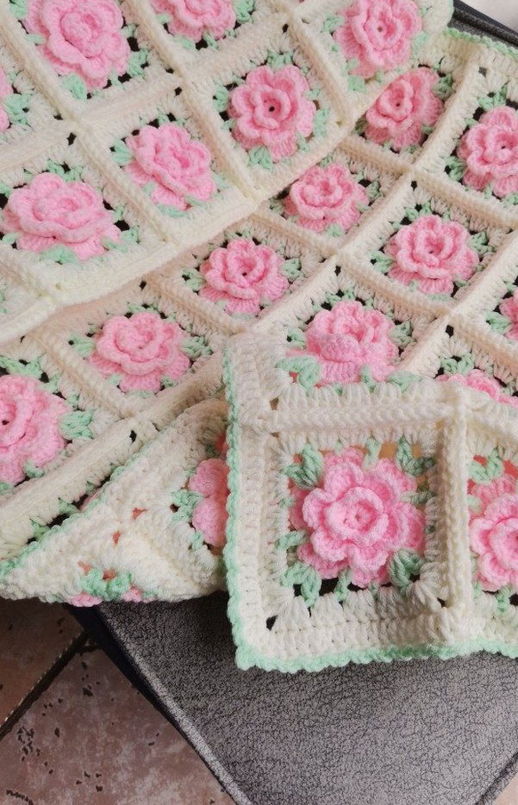 グラニースクエア ブランケット かぎ針編み 薔薇柄 大判 カーペット