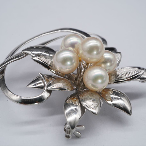 アコヤ本真珠ブローチ エレガント 大珠上質花珠クラス7.0-7.4mm×6コ