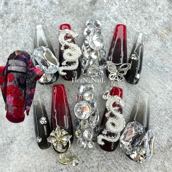 赤黒グラデーションドラゴンネイルチップ 成人式 振袖 ネイルチップ