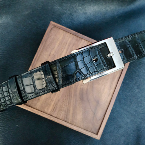 オーダー作製］高級ワニ革使用ウエストベルト 手縫い タロコダイル