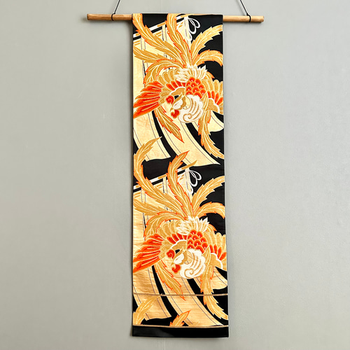 帯のタペストリー 漆黒に金色の鳳凰 帯 リメイク インテリア 掛け軸