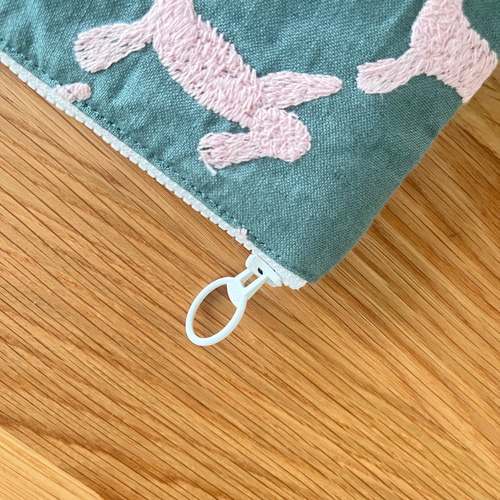 mina perhonen run run run フラットポーチ ミナペルホネン の刺繍生地