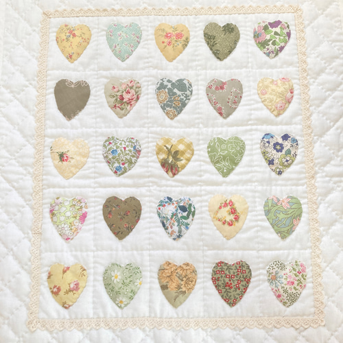 ハートのパッチワークタペストリー パッチワークキルトタペストリー
